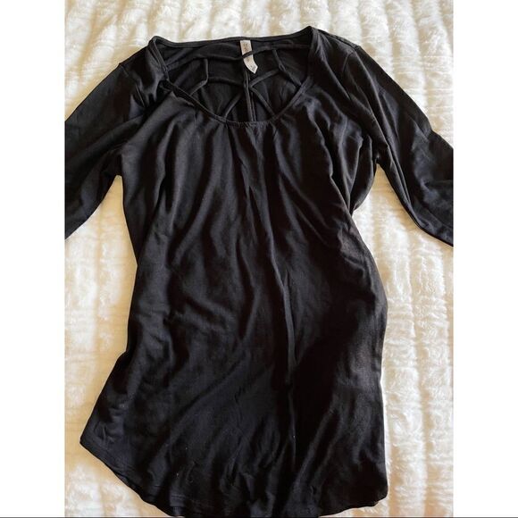 Black Criss cross web tunic - Picture 2 of 2